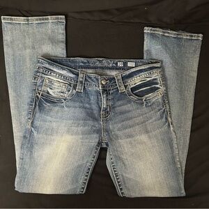 Miss Me Signature Slim Boot Low Rise Fleur De Lis Jeans SZ 29 Inseam 31 Design